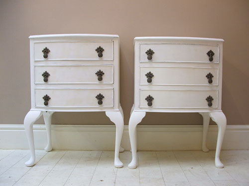 A1611 Pair of bedside tables